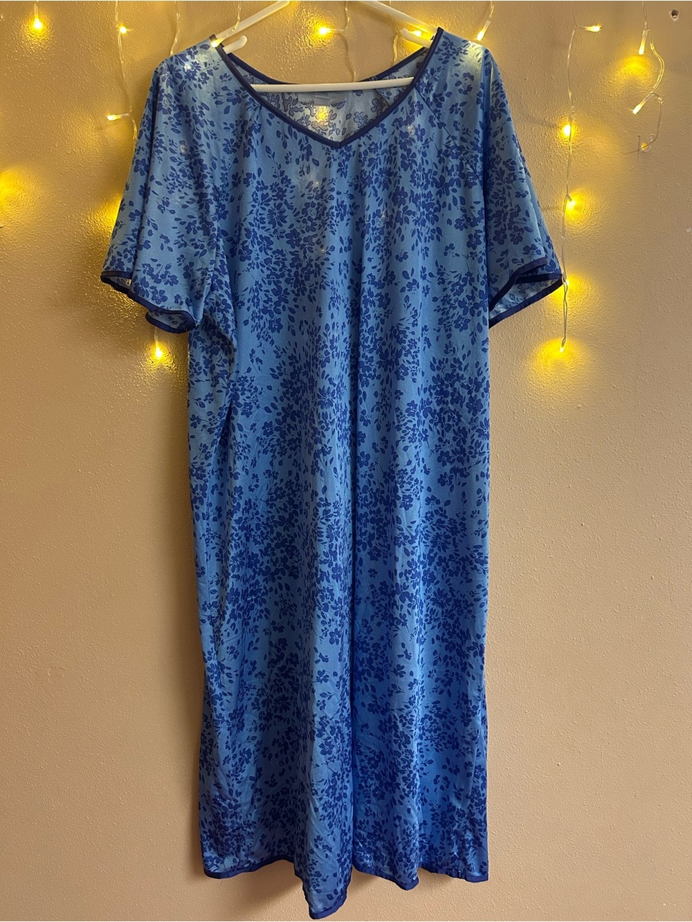 Only Necessities Blue Floral V-Neck Nightgown Women’s Large